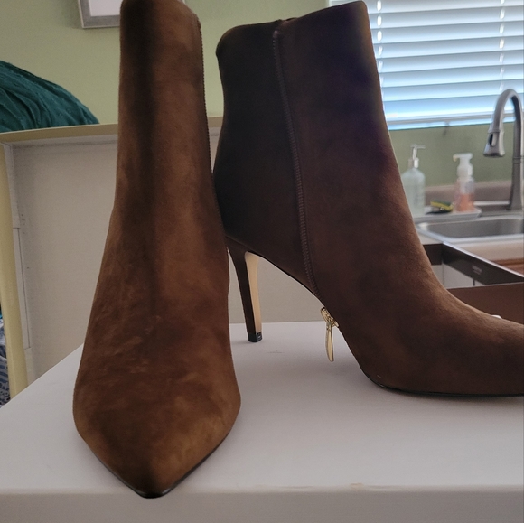 Steve Madden Shoes - Steve Madden Chocolate Suede Ankle Boots
